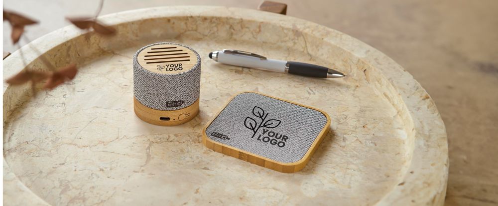 Bamboo wireless charger Moses
