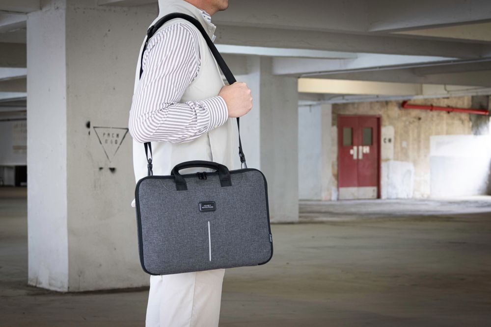 BrandCharger Specter 2 16-inch laptop bag