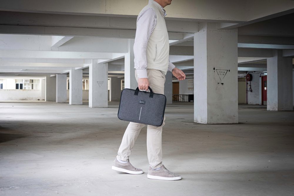 BrandCharger Specter 2 16-inch laptop bag