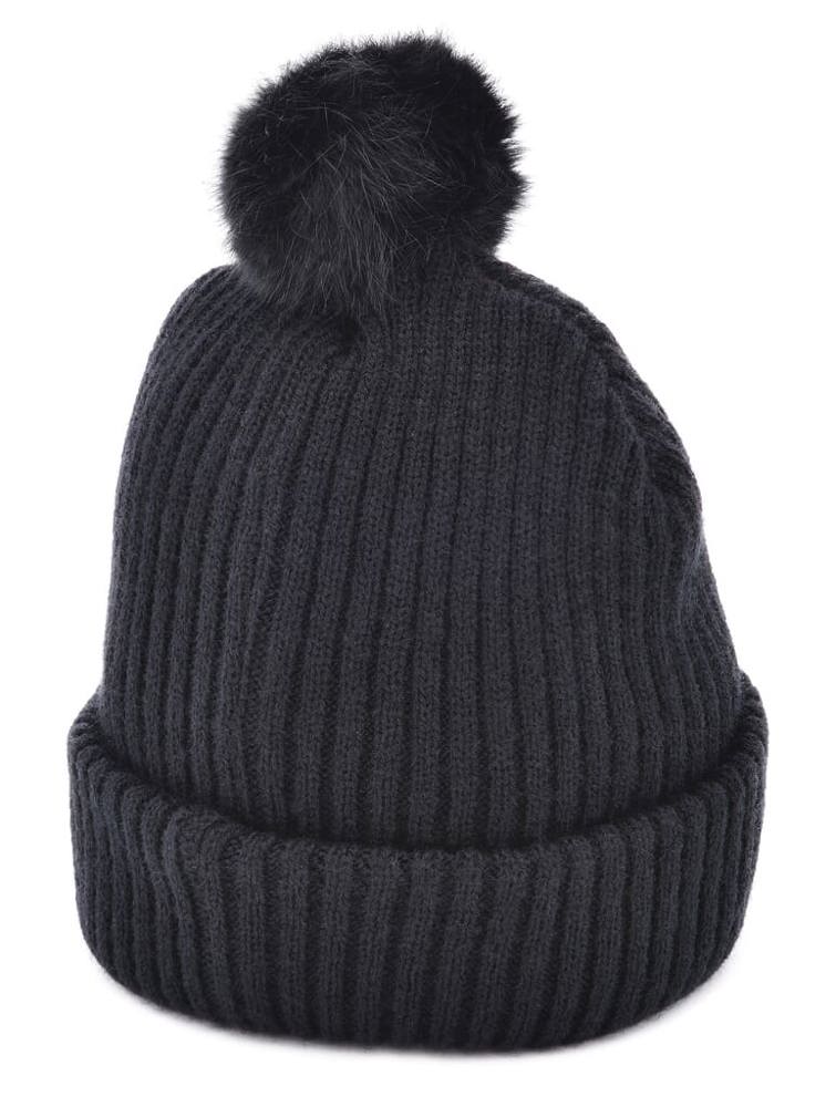 Coarsely knitted hat with pompom