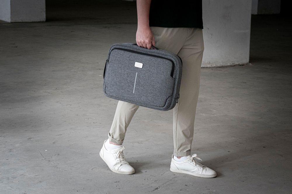 BrandCharger Specter Hybrid 16-inch laptop bag